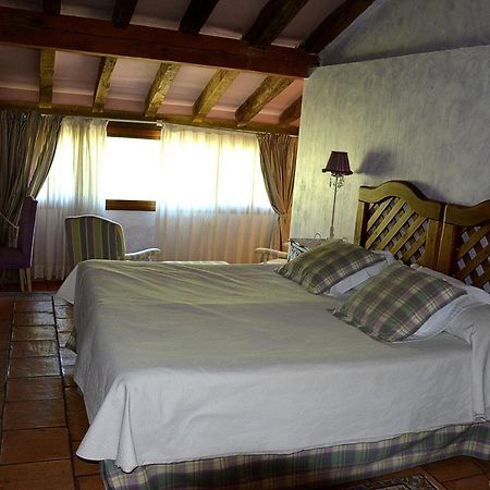 Posada Fuenteplateada Collado Hermoso Exterior photo