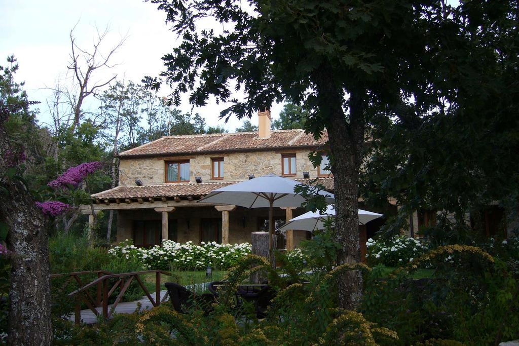 Posada Fuenteplateada Collado Hermoso Exterior photo