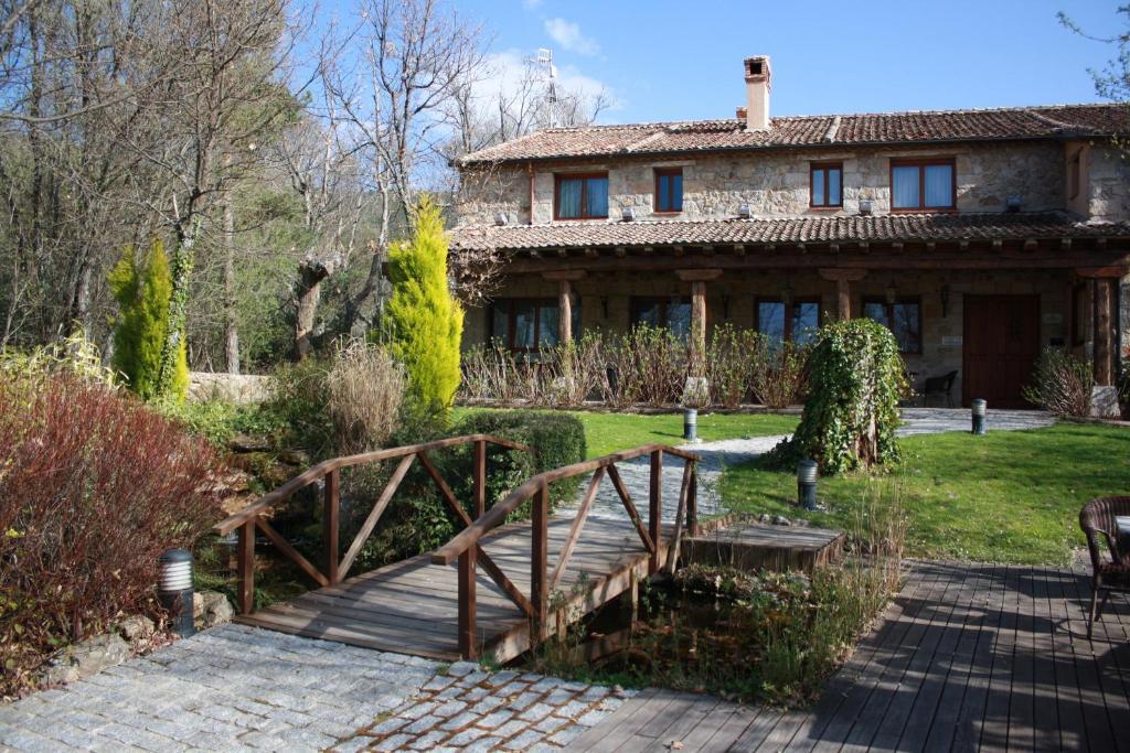 Posada Fuenteplateada Collado Hermoso Exterior photo
