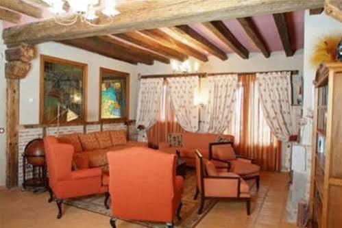 Posada Fuenteplateada Collado Hermoso Exterior photo